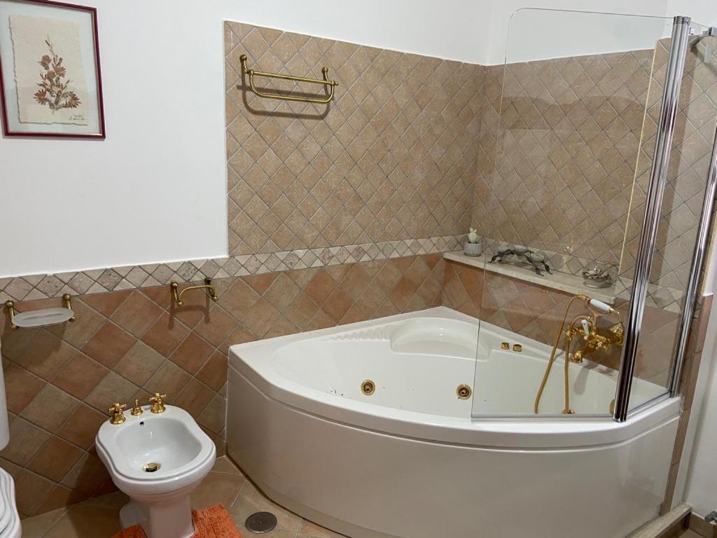 Villa Rosella Appartamento 2 - Con Piscina - 150 M Dal Mare Casa Margherita Buitenkant foto